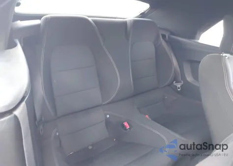 2015 Ford Mustang V6 z USA, uszkodzony, nr VIN 1FATP8EM2F5402803